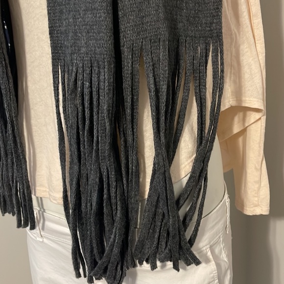Lucky brand long gray winter scarf with fringe gift idea! - Picture 4 of 7